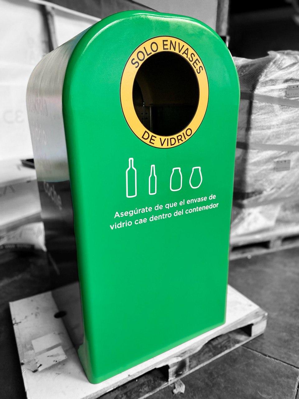 Fabricación Mixta de 4 contenedores de Reciclaje con Impresión 3D – Additium3D