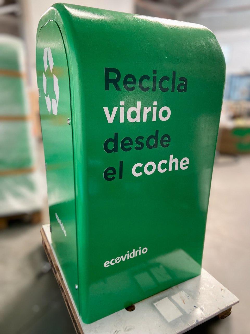 Fabricación Mixta de 4 contenedores de Reciclaje con Impresión 3D – Additium3D