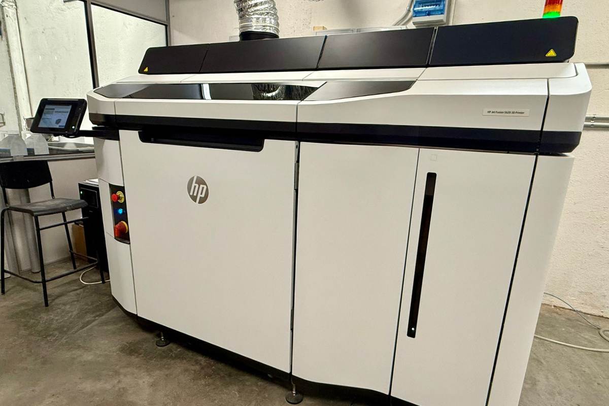 MJF 3D Printing - Polyamide 12S Industrial production with the world's most advanced 3D printing technology.